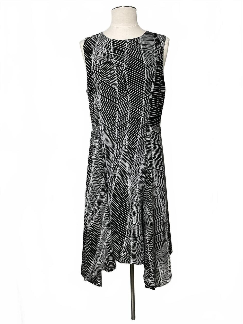 DKNY Black and White Sleeveless Dress with Abstract Pattern medium b31